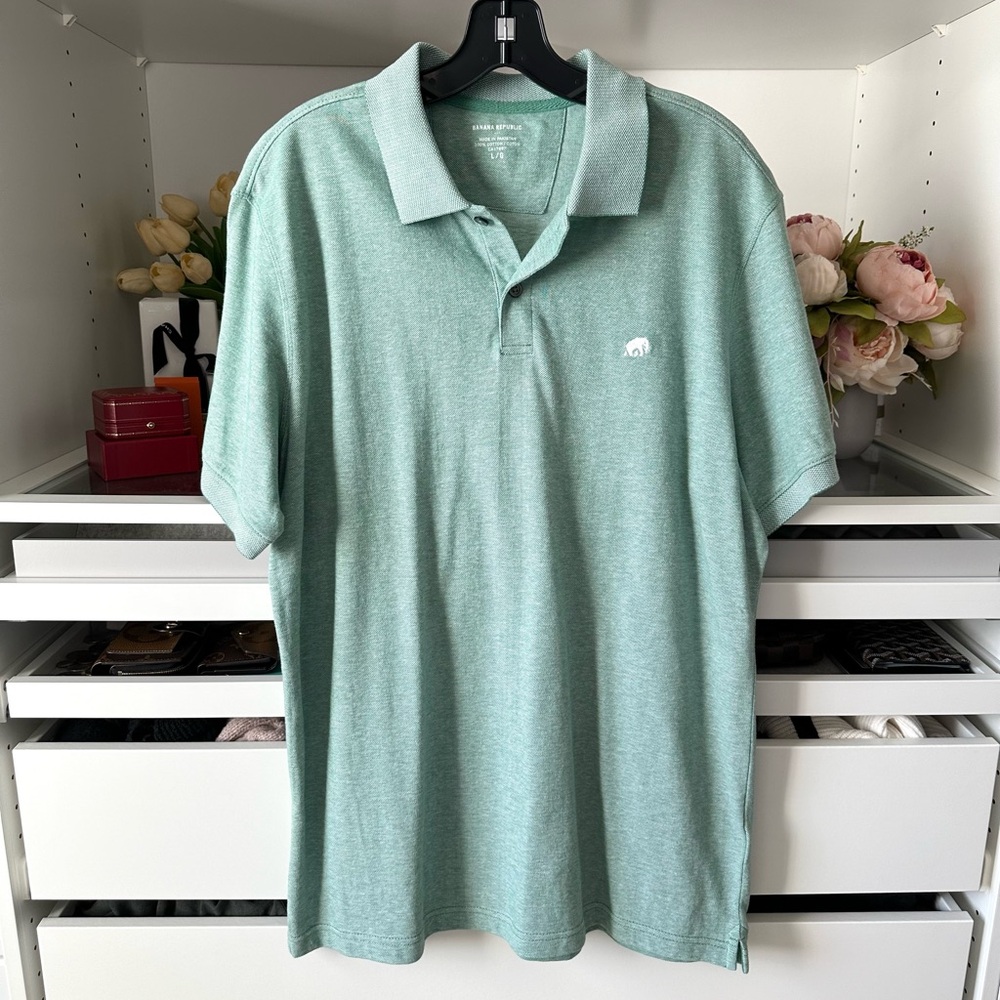 Banana Republic Light Green Polo with Elephant Stitch Logo Size Large
